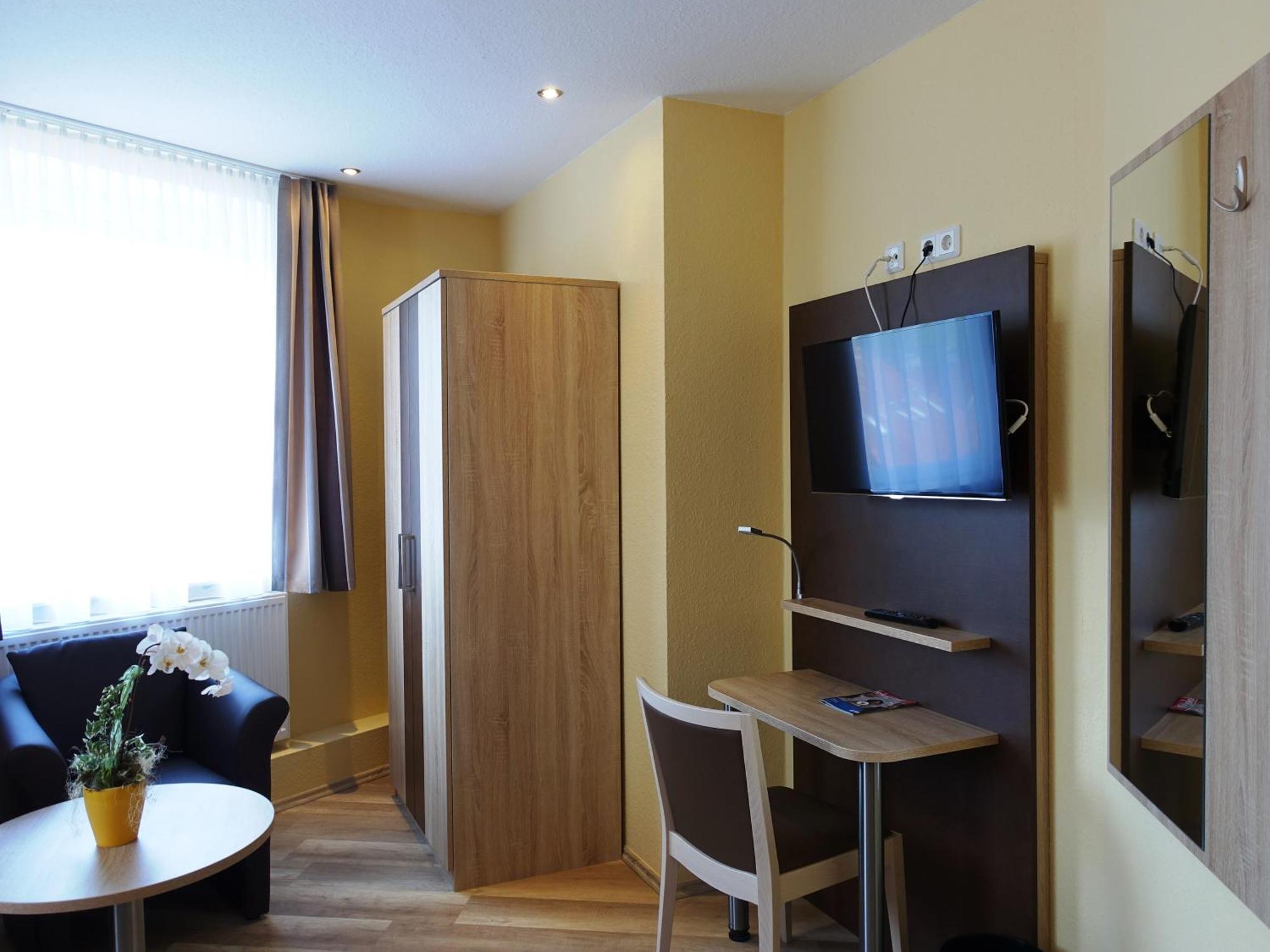 Ferienwohnung Wolthusen Emden Exterior foto