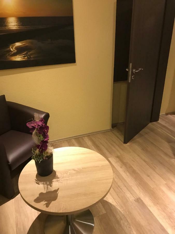 Ferienwohnung Wolthusen Emden Exterior foto